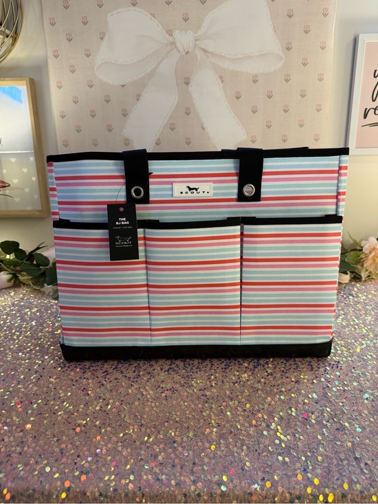 Scout Handbags - NWT Scout Large Tote Bag in “Popsicle Road" Pattern 🩷🤍🩵